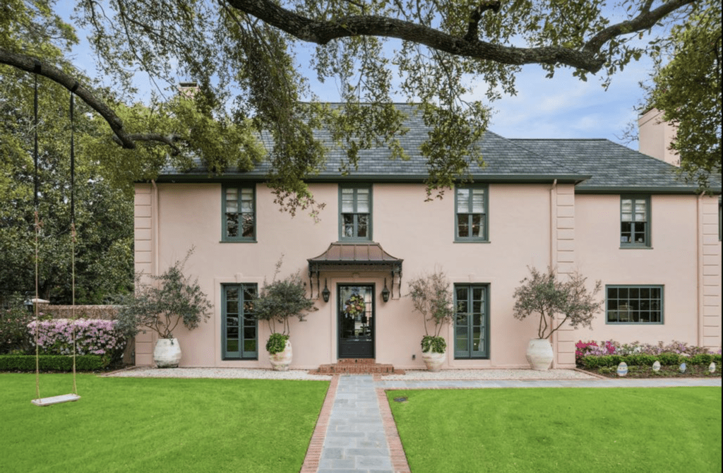 This historic Birdsall Briscoe designed home in River Oaks was on the market only three days before selling for an estimated $7.2 million.